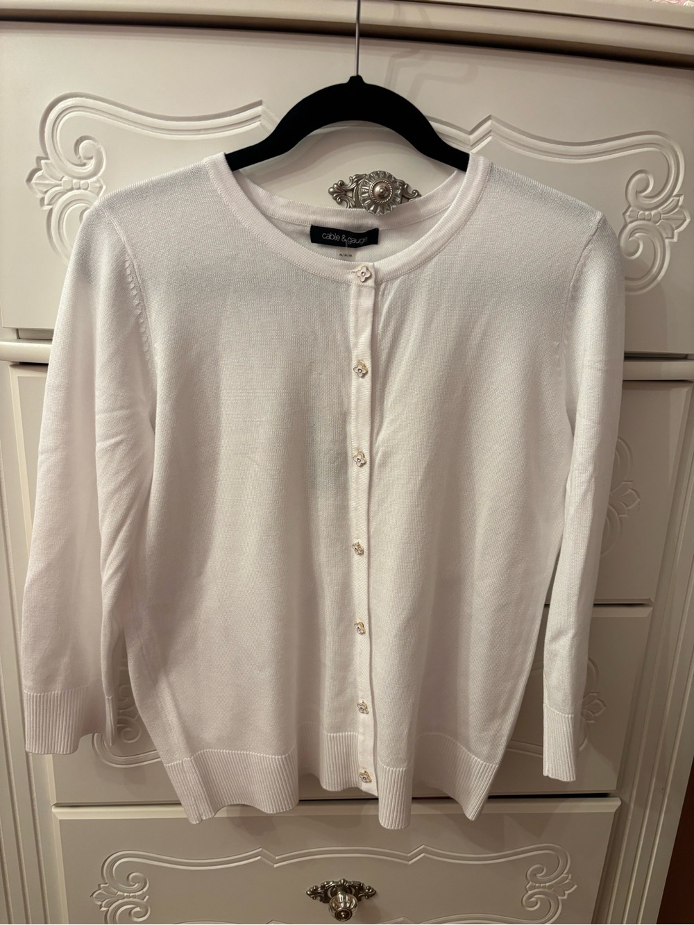 Cable & Gauge White Knit Button Front Top/Sweater
